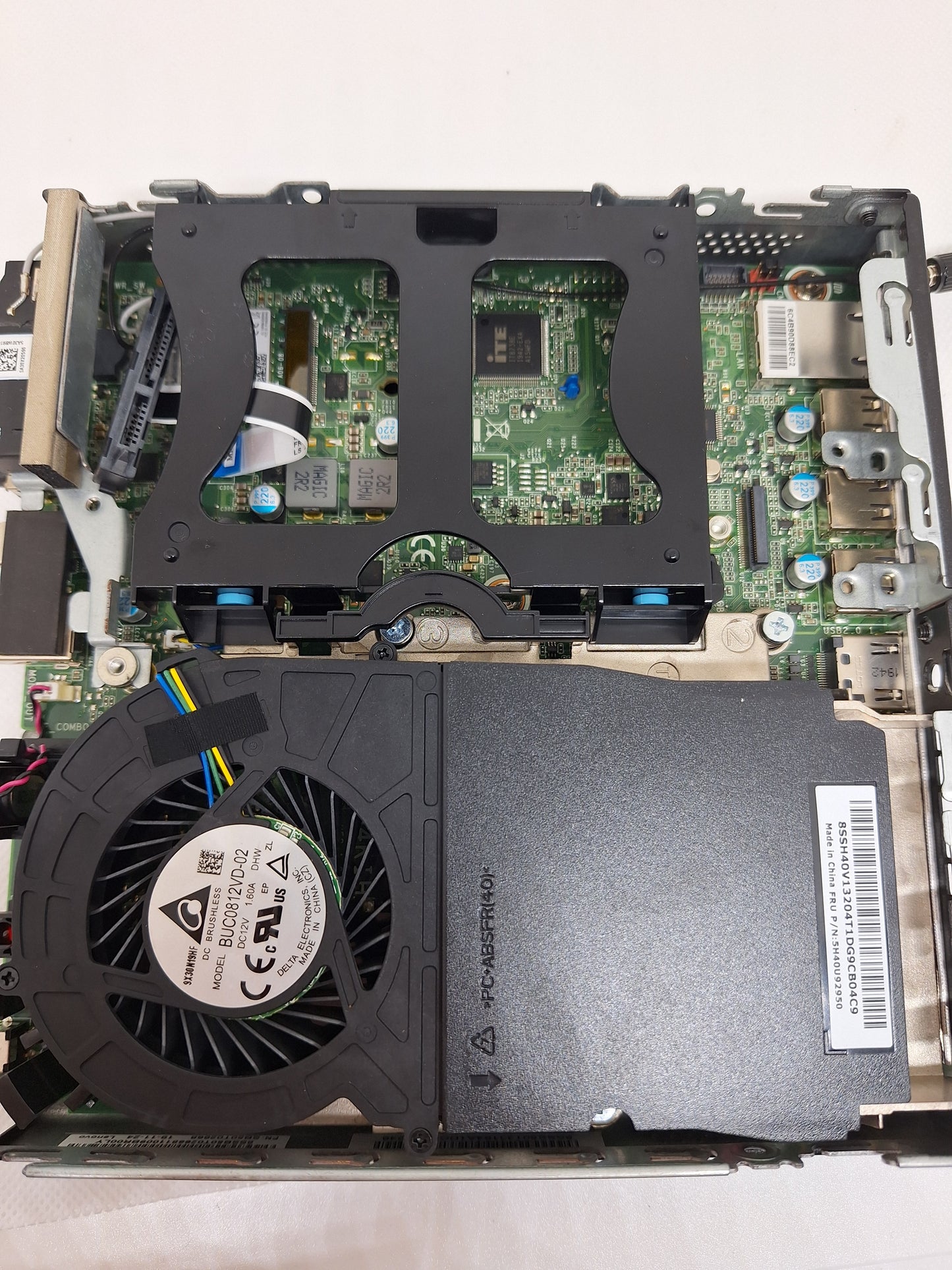 Lenovo M75q AMD Ryzen 3 Pro 3200GE WLAN