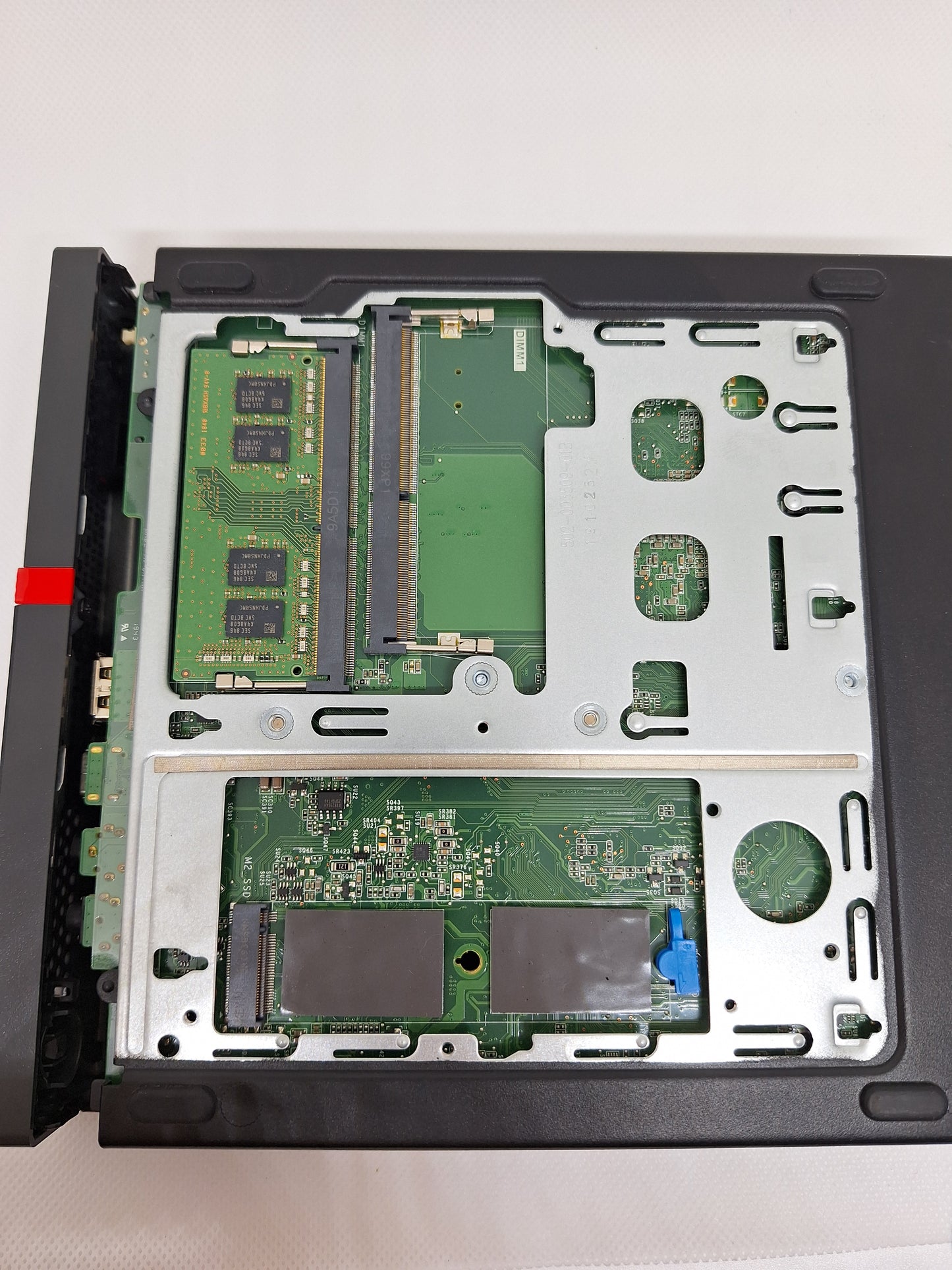 Lenovo M75q AMD Ryzen 3 Pro 3200GE WLAN