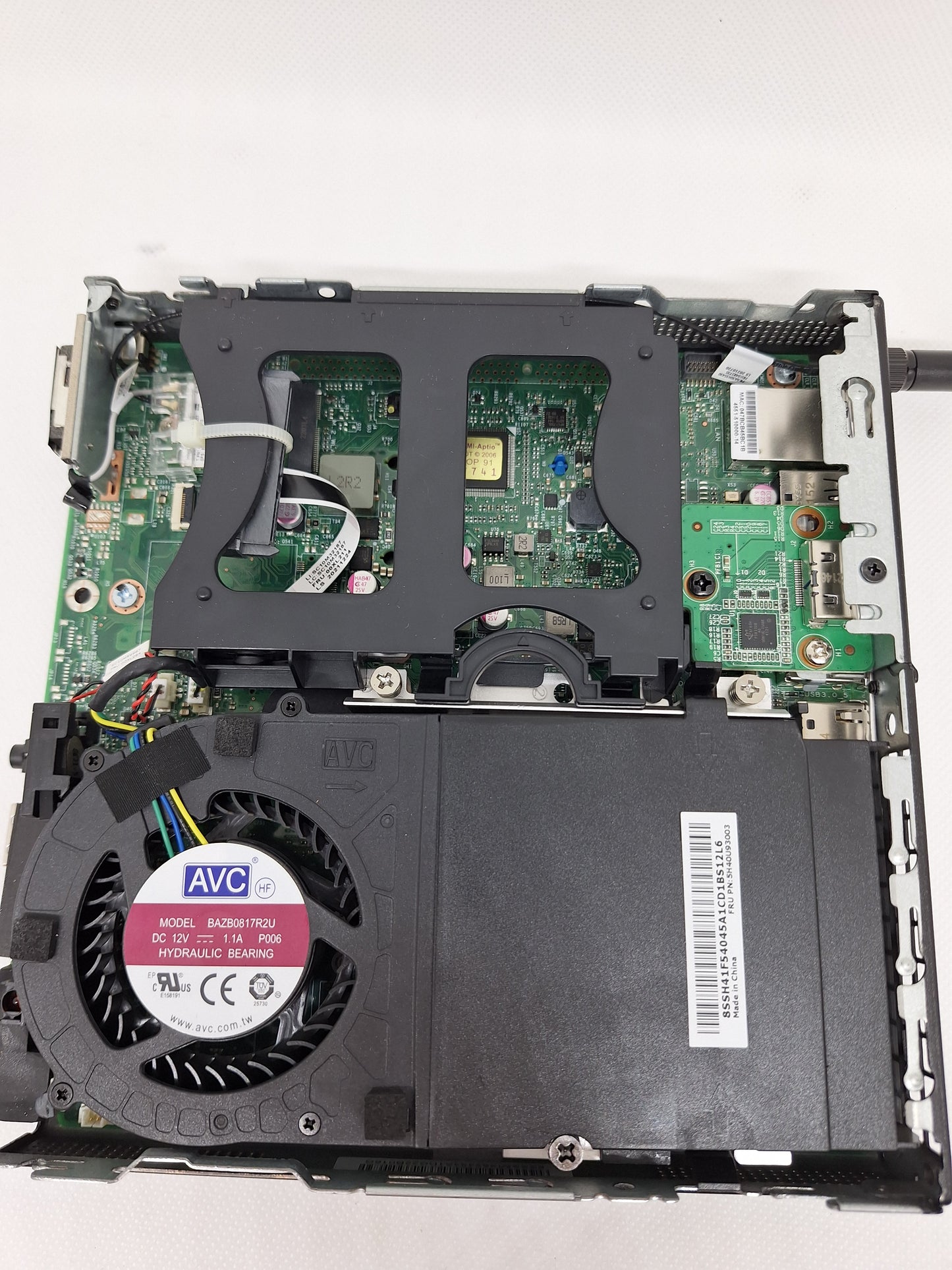 Lenovo M75q Gen 2 AMD Ryzen 5 Pro 4650GE WLAN